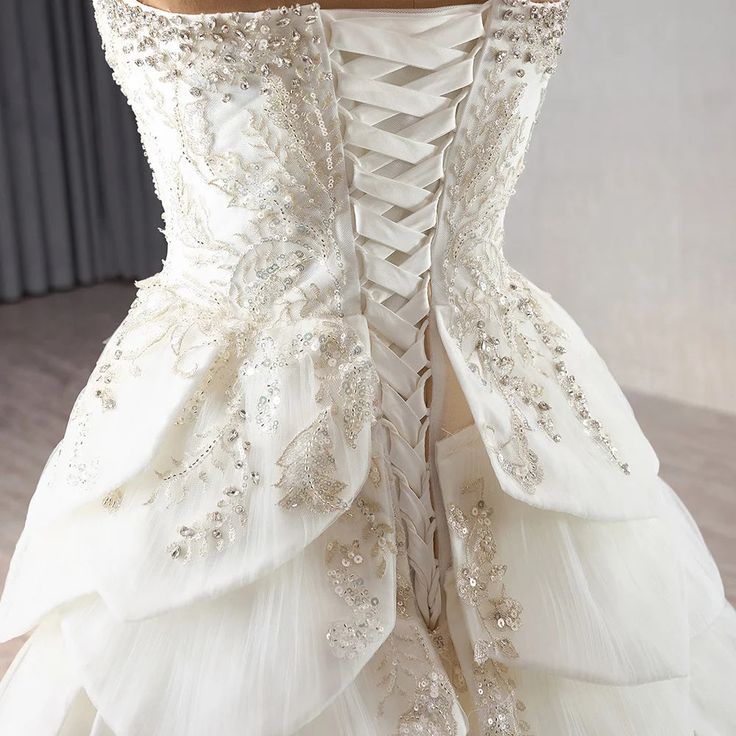 Luxury Ball Gown Wedding Dresses Sleeveless Strapless Sequin Wedding Dress With Train DP610