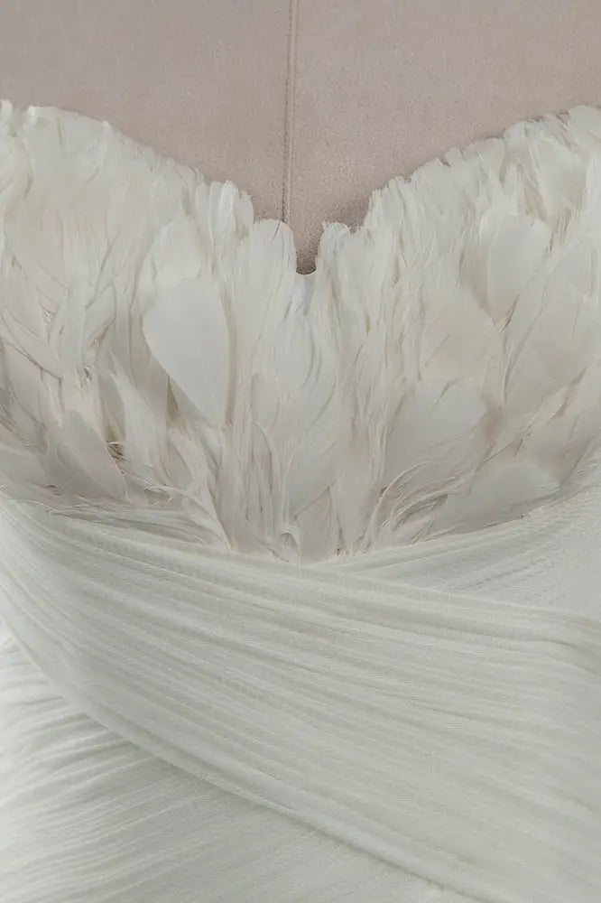Robe de mariée ivoire chic sans bretelles, décolleté en cœur, volants, tulle, sans manches, avec plumes, DP615