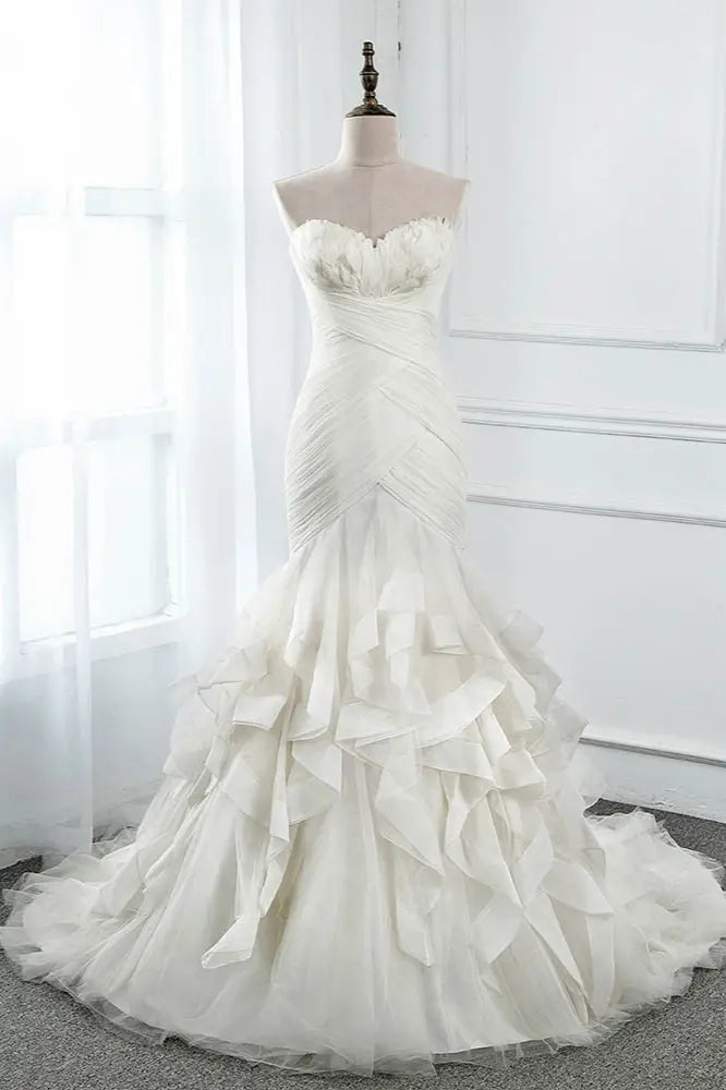 Robe de mariée ivoire chic sans bretelles, décolleté en cœur, volants, tulle, sans manches, avec plumes, DP615
