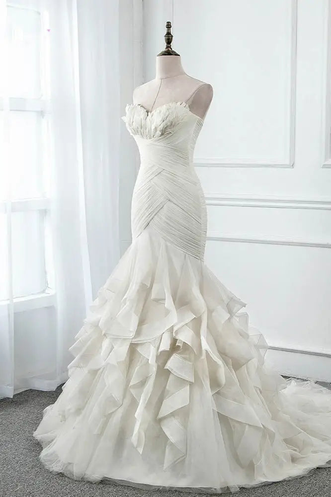Robe de mariée ivoire chic sans bretelles, décolleté en cœur, volants, tulle, sans manches, avec plumes, DP615