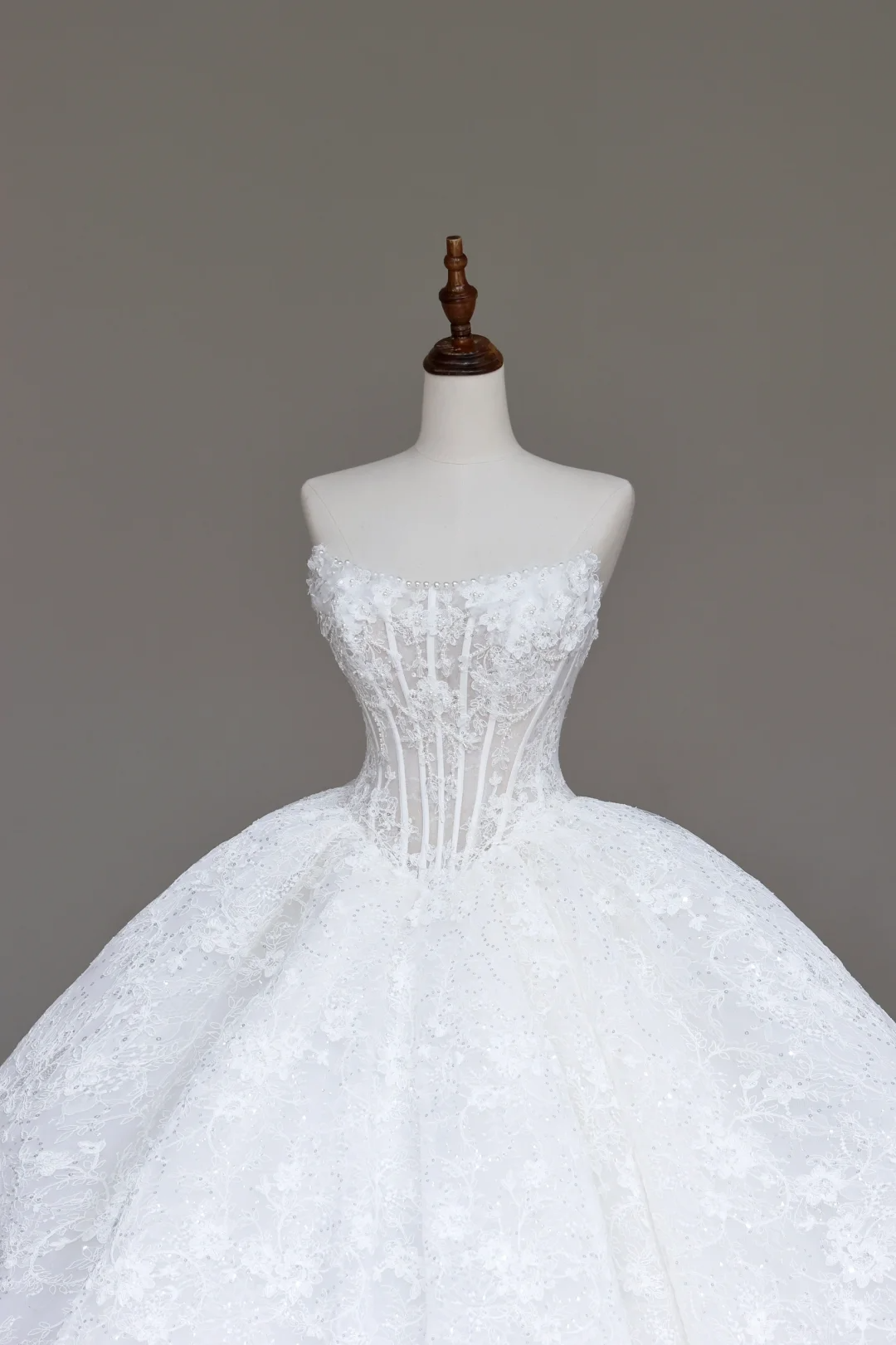 Unique Bridal Gown Ball Gown Sweetheart Lace White Satin Wedding Dresses Bridal Gowns DP684