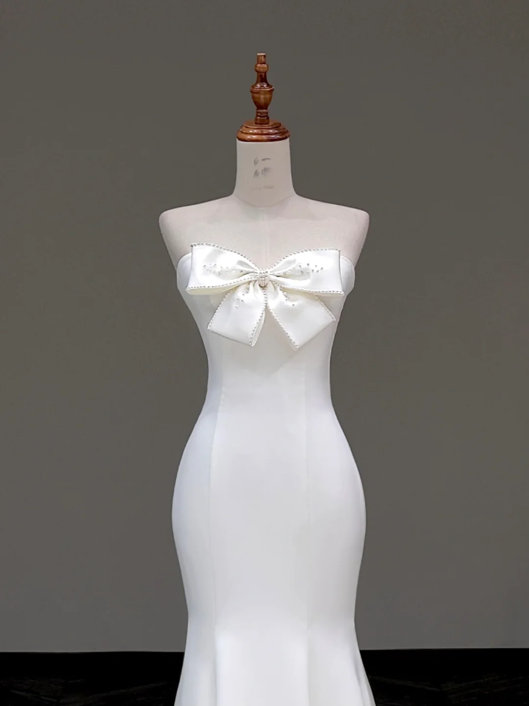 Simple Bridal Gown Mermaid Strapless Satin White Wedding Dresses Minimalist Bridal Gowns DP805