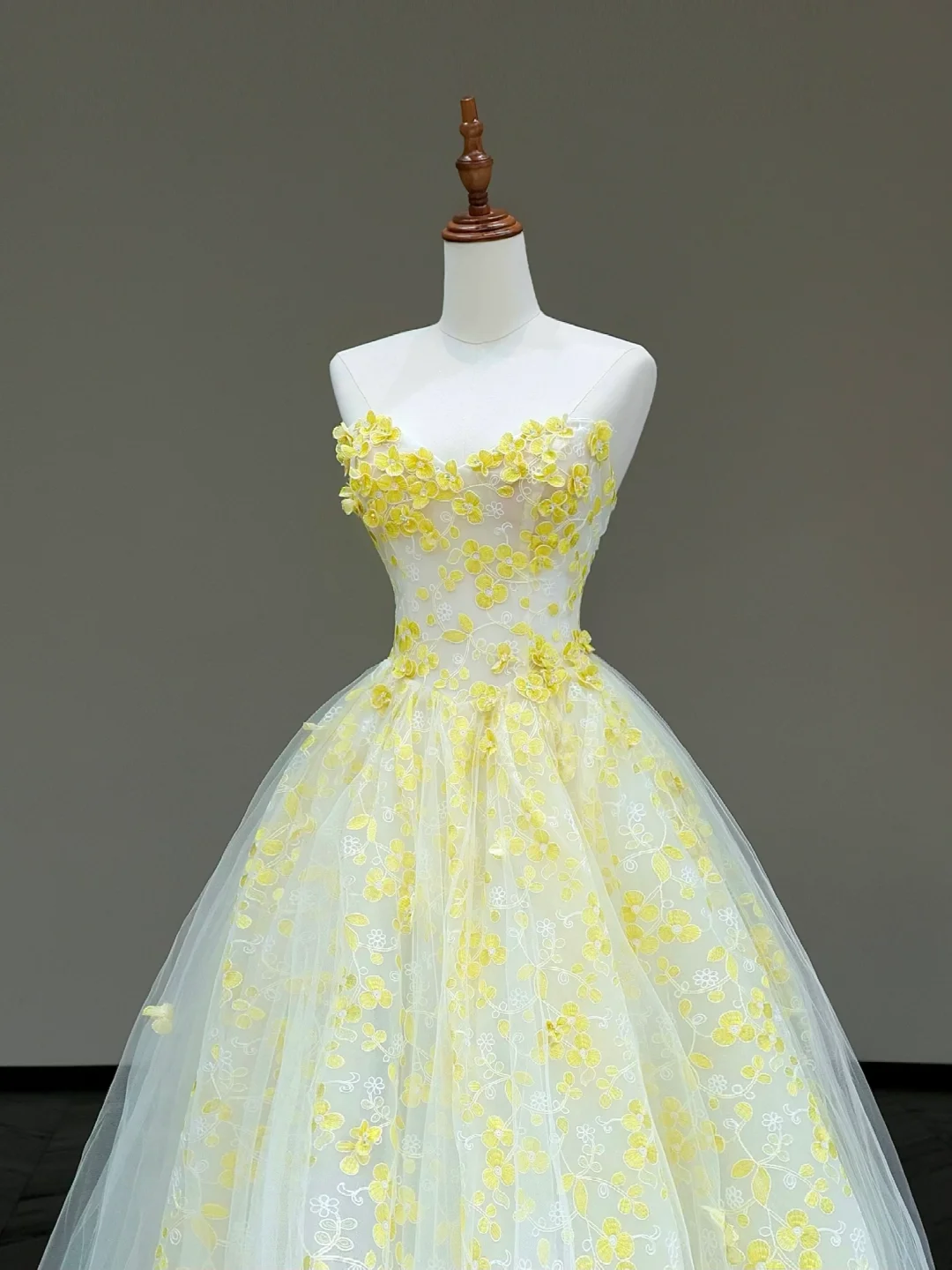 Stunning Ball Gown Sweetheart Yellow Tulle Floral Long Prom Dress Party Dress Graduation Dresses DP806