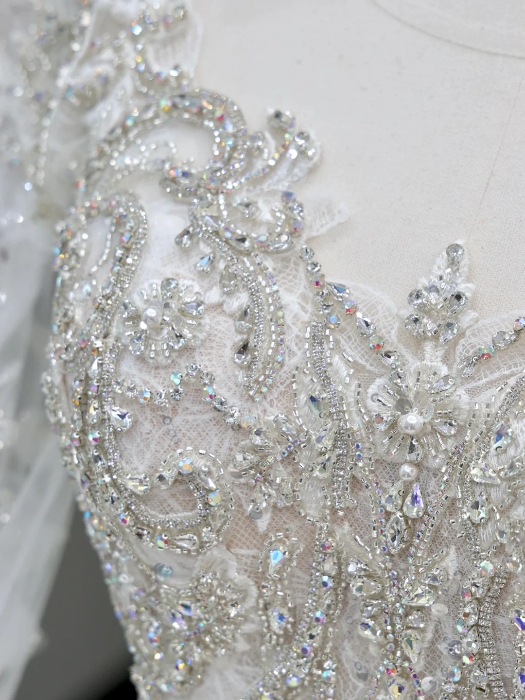 Princess Bridal Gown Ball Gown Sweetheart Long Sleeves White Sequin Wedding Dresses Bridal Gowns DP813