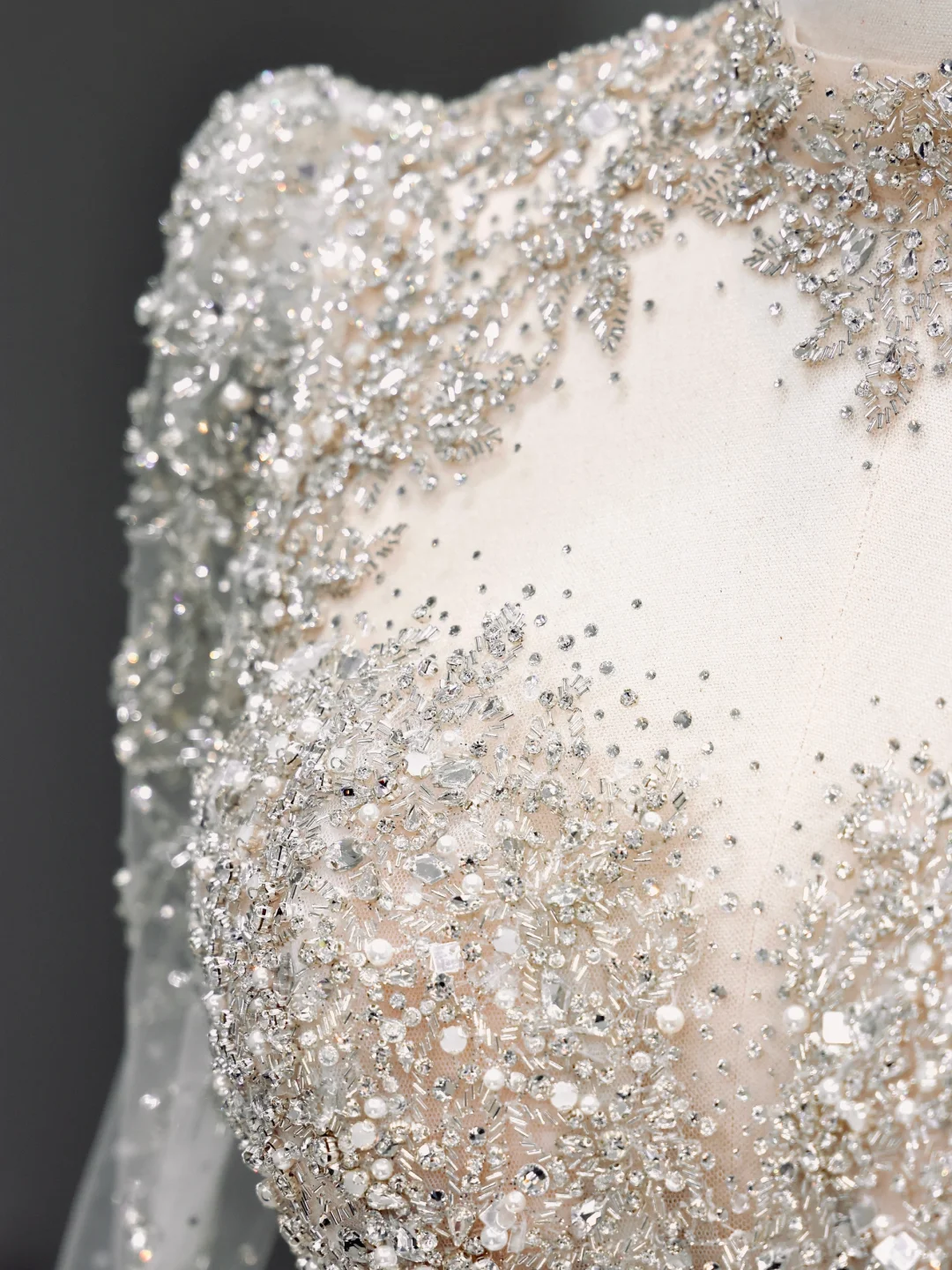 Princess Bridal Gown Ball Gown Sweetheart Long Sleeves White Sequin Wedding Dresses Bridal Gowns DP814