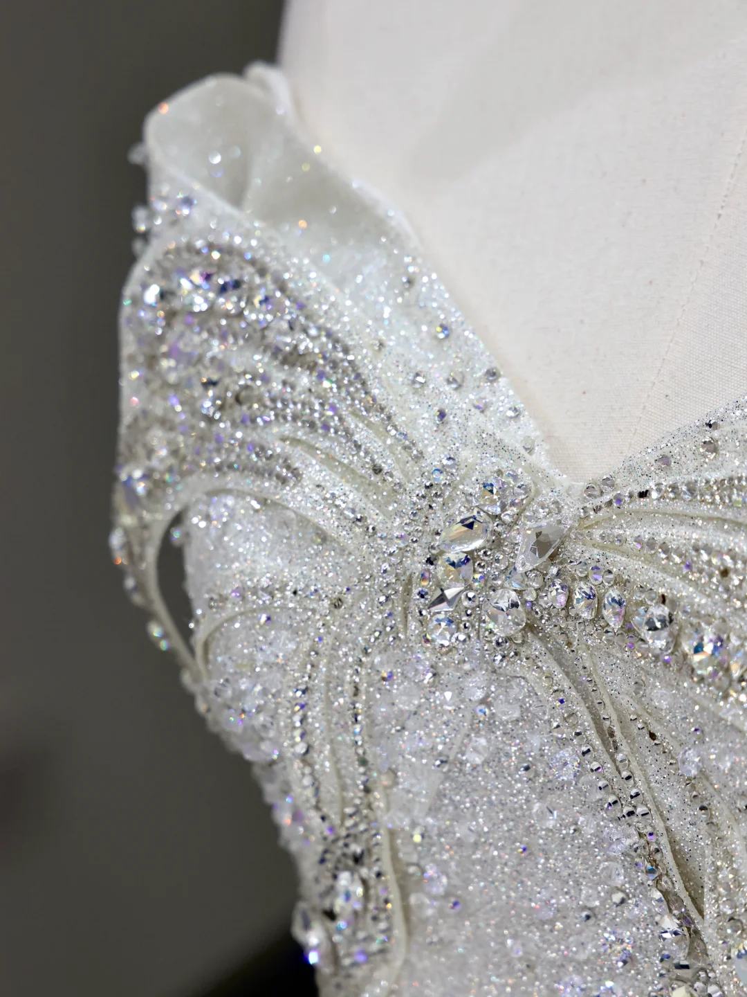 Princess Bridal Gown Ball Gown Sweetheart White Sequin Wedding Dresses With Bow-knot Bridal Gowns DP816