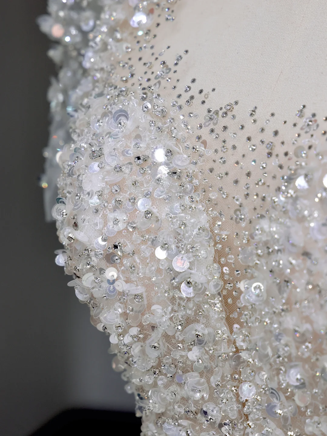 Princess Bridal Gown Ball Gown Scoop Sequin White Beads Wedding Dresses With Sleeves Bridal Gowns DP824