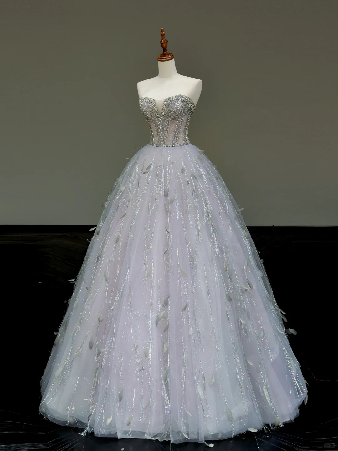 Gorgeous Ball Gown Sweetheart Tulle Long Prom Dress Party Dress Graduation Dresses DP826