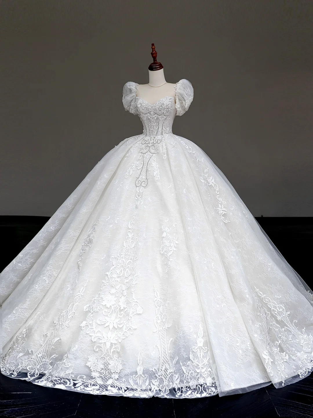 Princess Bridal Gown Ball Gown Sweetheart Lace White Beads Wedding Dresses With Sleeves Bridal Gowns DP872