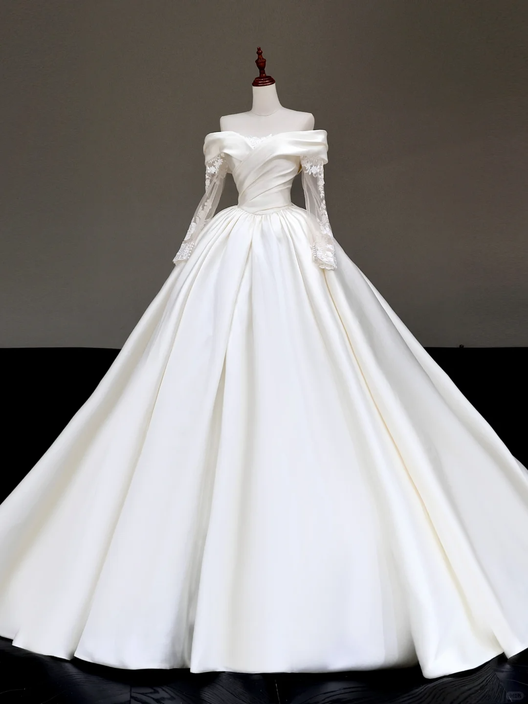 Timeless Bridal Gown Ball Gown Off The Shoulder Satin Long Sleeves Wedding Dresses Bridal Gowns DP856