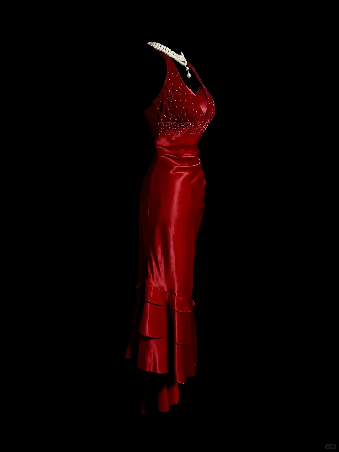 Robe de soirée longue en satin rouge, style sirène, sans manches, col licou, à volants, DP942