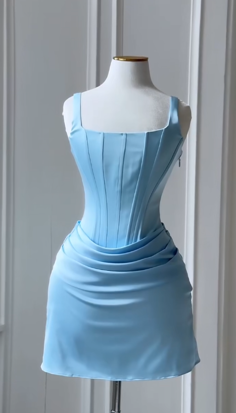 Elegantes blaues kurzes Ballkleid Trägerloses Geburtstagskleid Etui-Satin-Abschlussballkleid DQ010