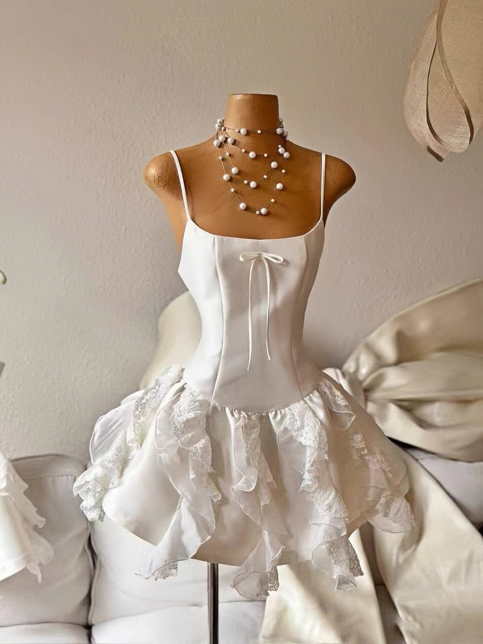 Schlichte A-Linie Spaghettiträger Weiß Kurz Satin Formelle Homecoming Kleider Party Abschlussballkleid Hoco Kleider DH2754