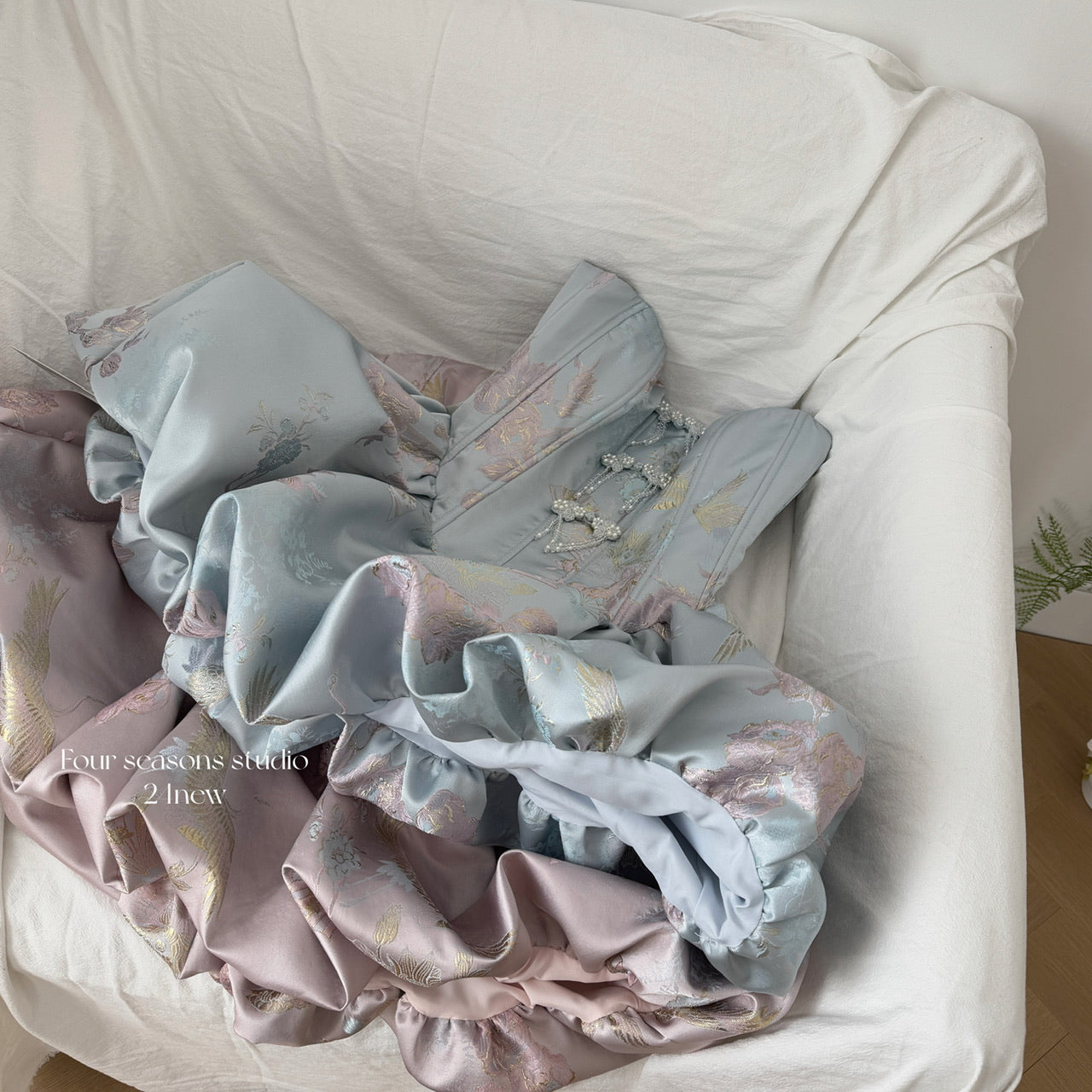 Robe de bal mignonne sans bretelles en satin rose à fleurs, courte, tenue d'été pour les fêtes et les vacances, DP0097