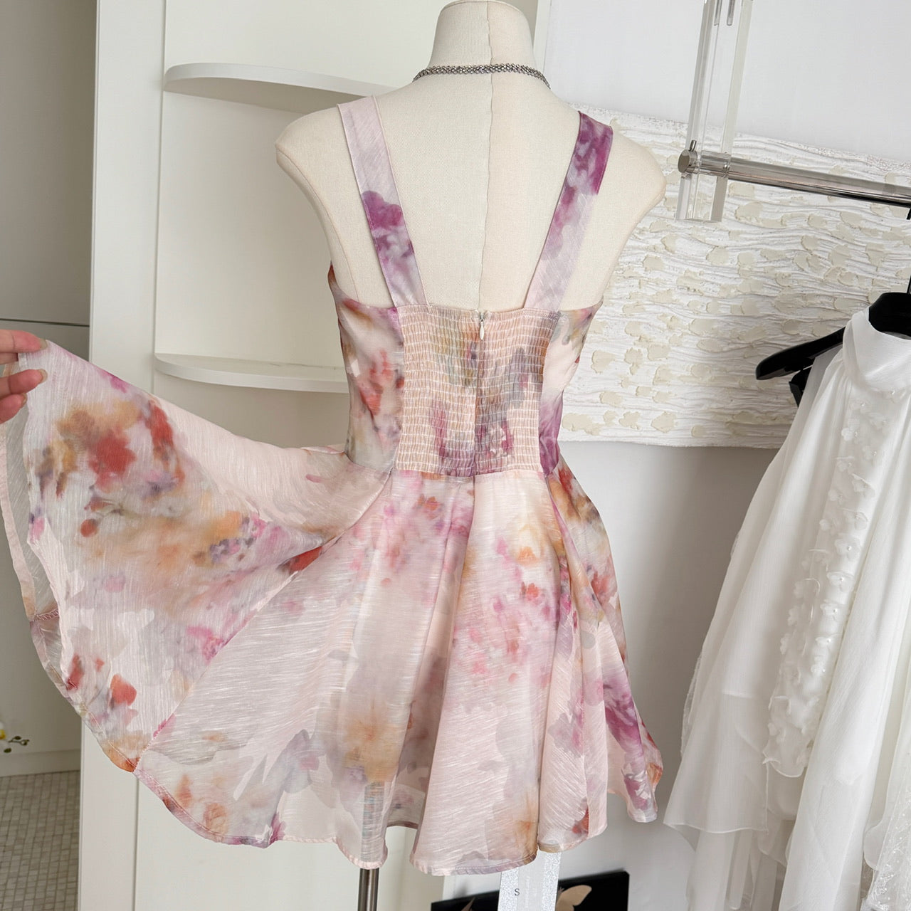 Robe d'été courte rose à bretelles trapèze, motif floral, tenue de fête, d'anniversaire, DP0138