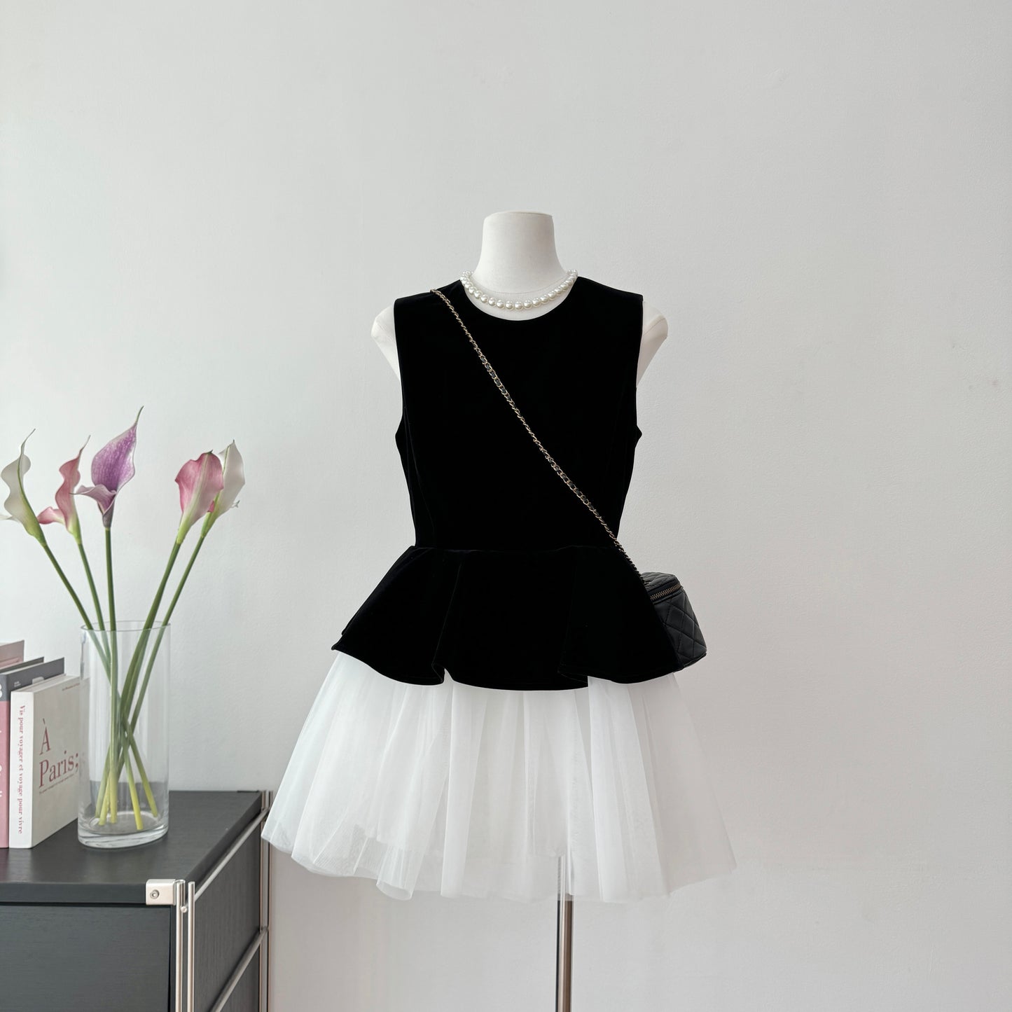 Robe d'été courte noire sexy à décolleté en V et perles, tenue de soirée pour femmes, DP0117