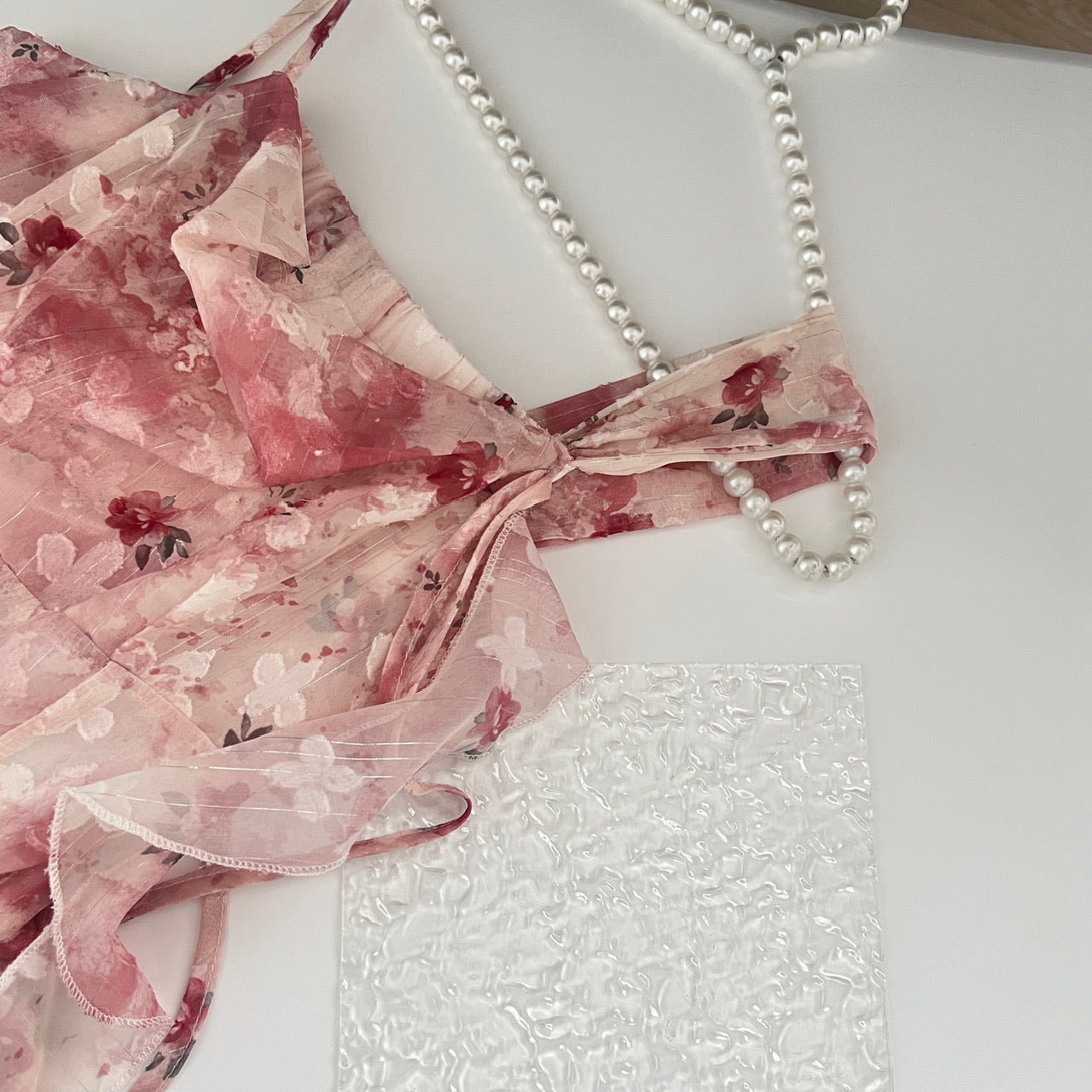 Robe courte d'été à bretelles trapèze rose à fleurs DP0014