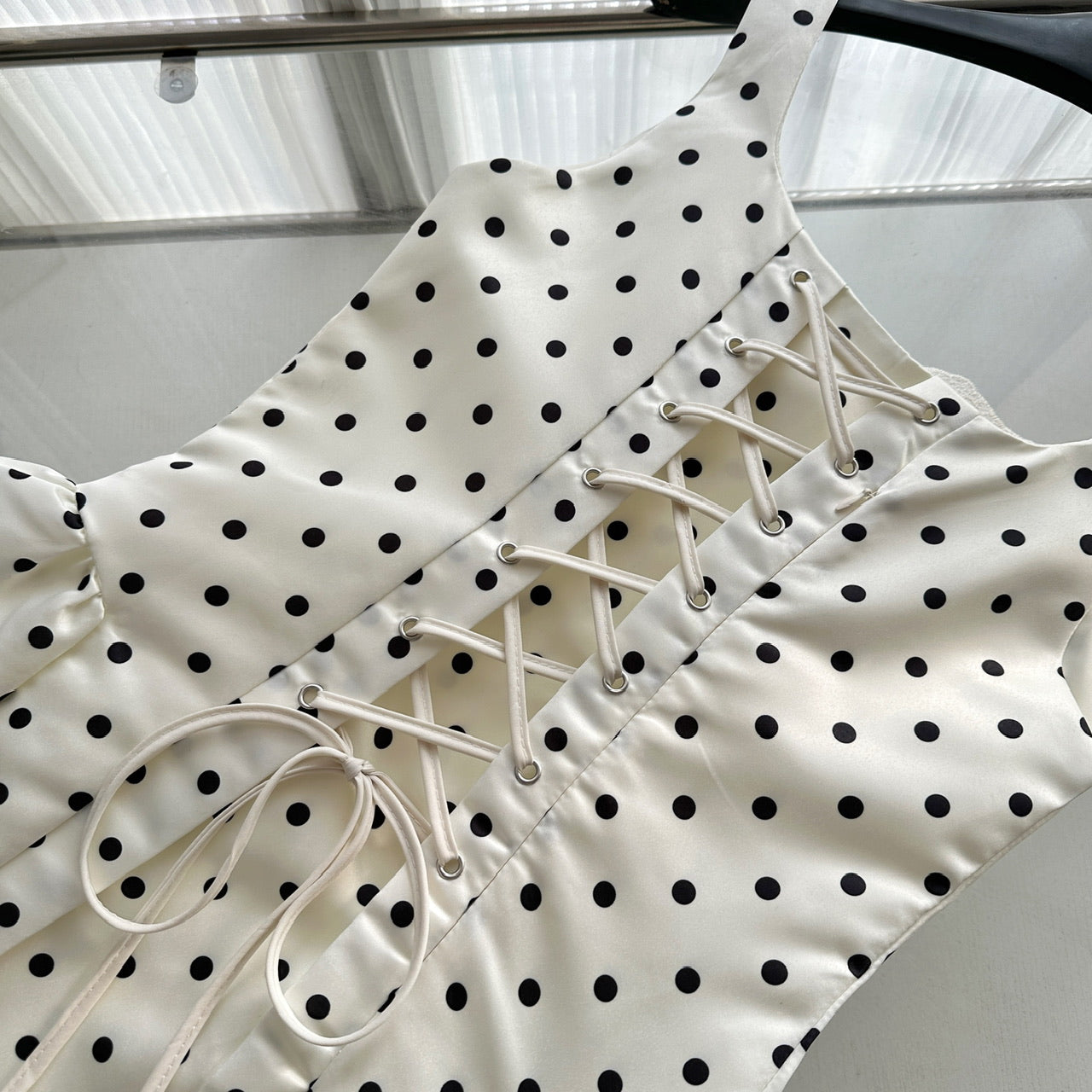 Robe de bal sexy en satin ivoire à pois, décolleté carré, courte, tenue d'été pour les fêtes et les vacances, DP0120