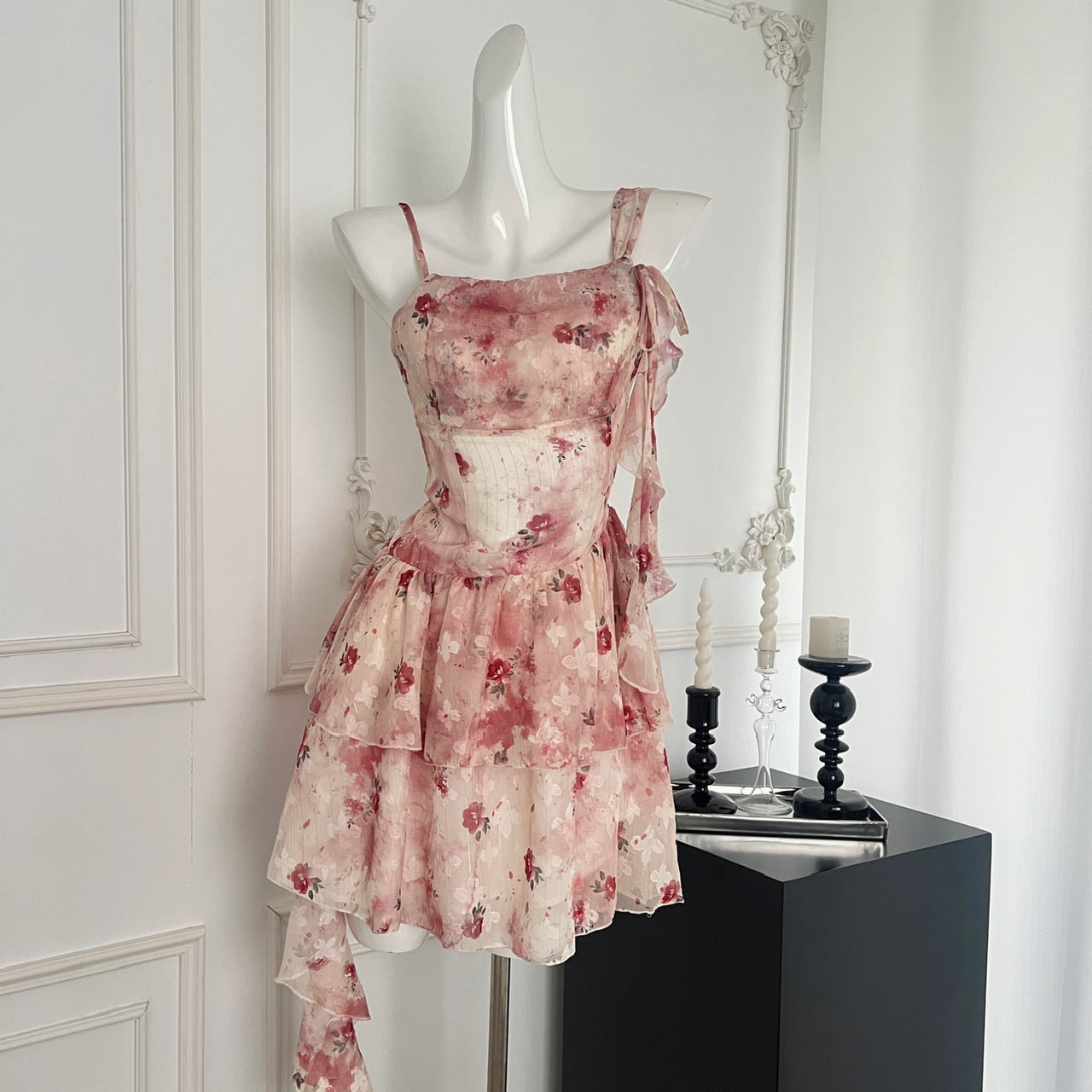 Robe courte d'été à bretelles trapèze rose à fleurs DP0014