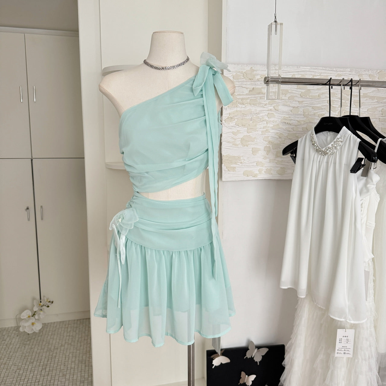 Robe d'été courte en mousseline de soie verte, asymétrique, coupe trapèze, tenue de fête, d'anniversaire, DP0147