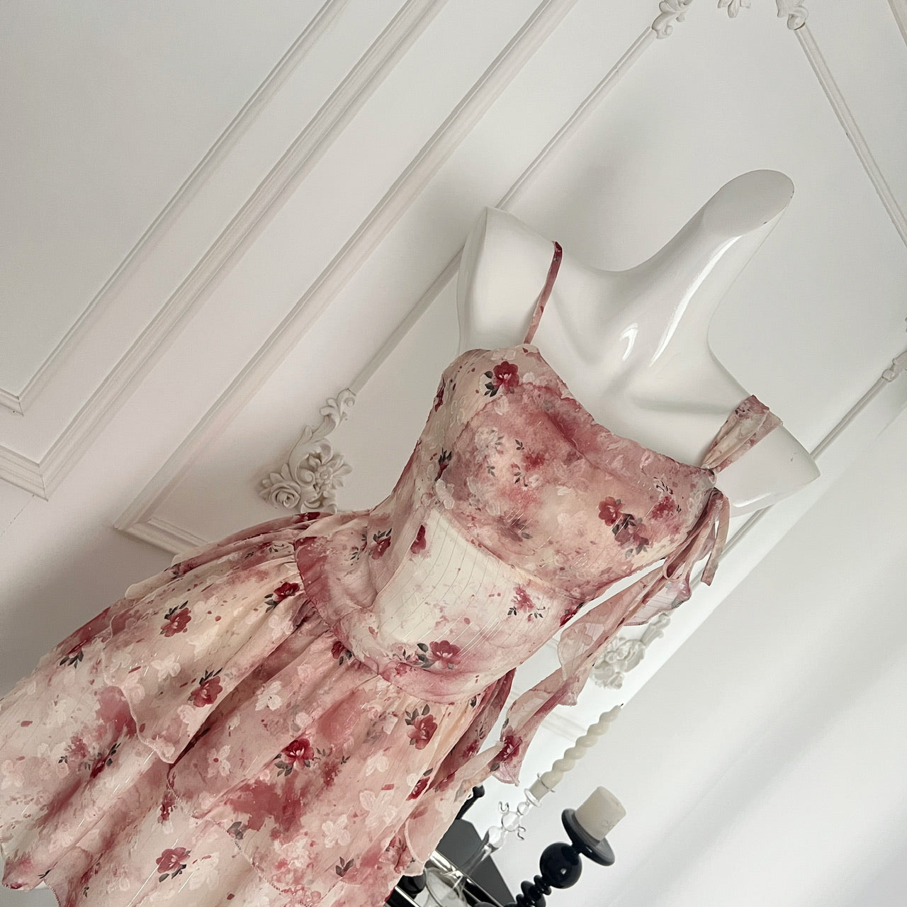Robe courte d'été à bretelles trapèze rose à fleurs DP0014