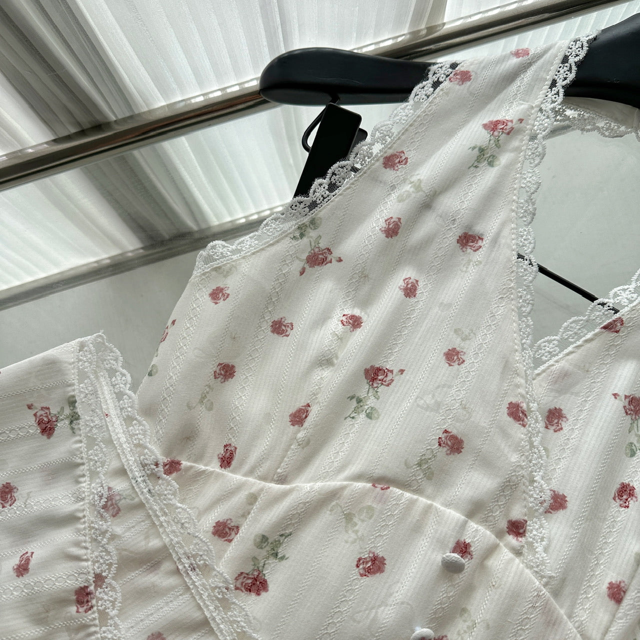 Robe d'été courte et sexy à fleurs, décolleté licou, coupe trapèze, tenue de fête pour femmes, DP0121