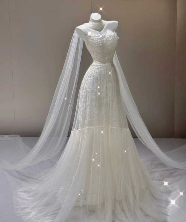 Elegant A Line Strapless White Lace Sleeveless Long Wedding Dresses Brides Dress P0014