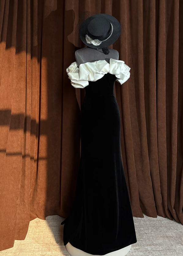 Elegantes schwarzes Samt-Abendkleid, trägerlos, Etuikleid S1065