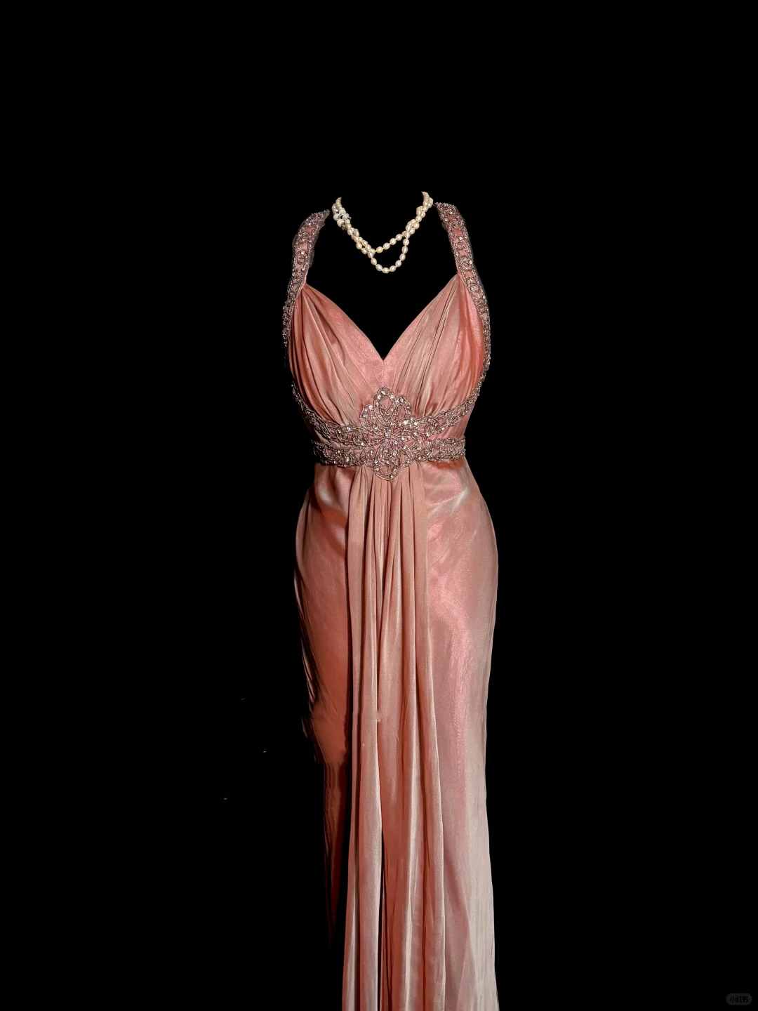 Robe de soirée longue élégante à col licou et perles roses, coupe trapèze, H2956