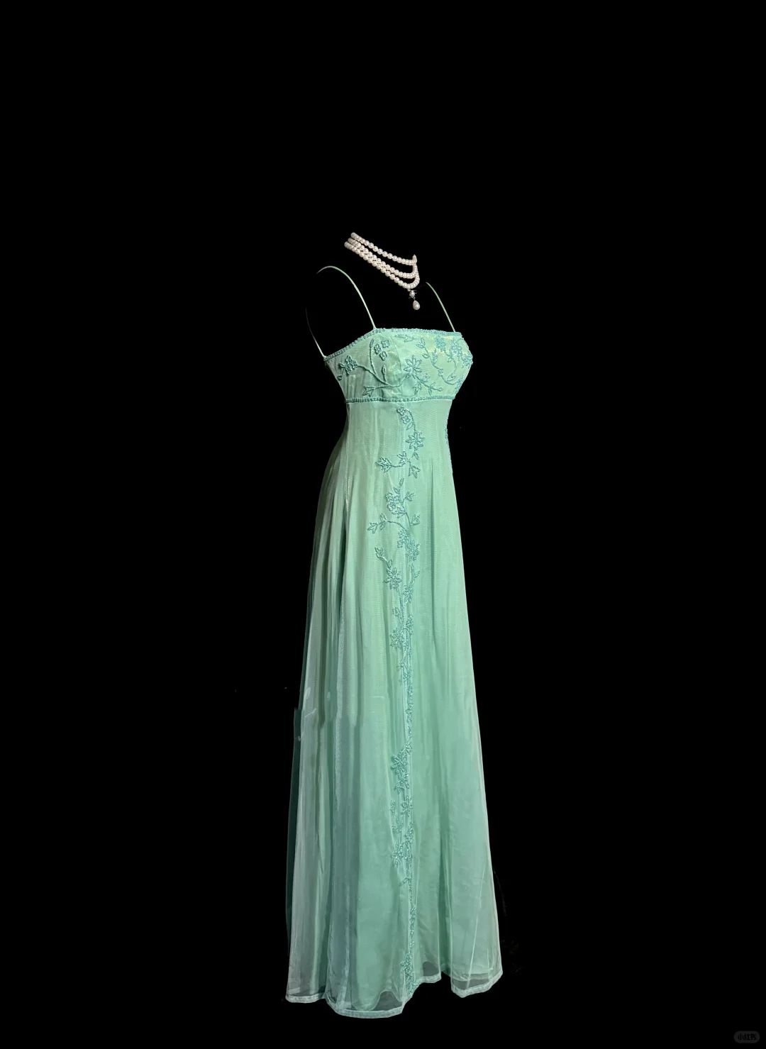 Robe de bal élégante et chic en mousseline de soie, coupe trapèze, bretelles spaghetti, perles bleues, sans manches, H2980