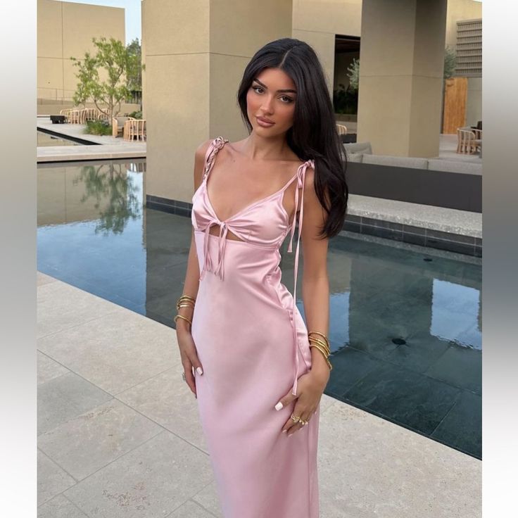 Robe de soirée fourreau rose à bretelles, tenue de soirée formelle pour invités de mariage, W0151