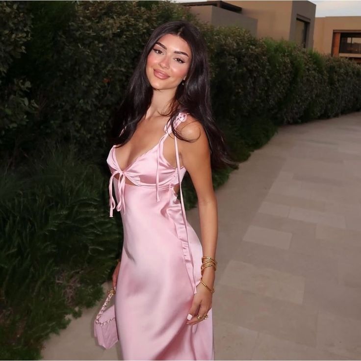 Robe de soirée fourreau rose à bretelles, tenue de soirée formelle pour invités de mariage, W0151