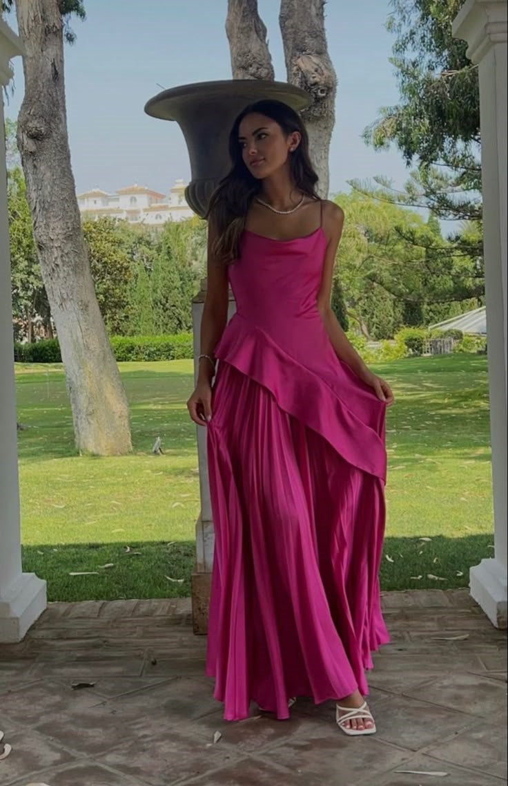 Sexy A-Linie Spaghettiträger Hot Pink Satin Ballkleider Formale Sommerkleider für Hochzeitsgäste Hochzeitsgast-Outfit W0229