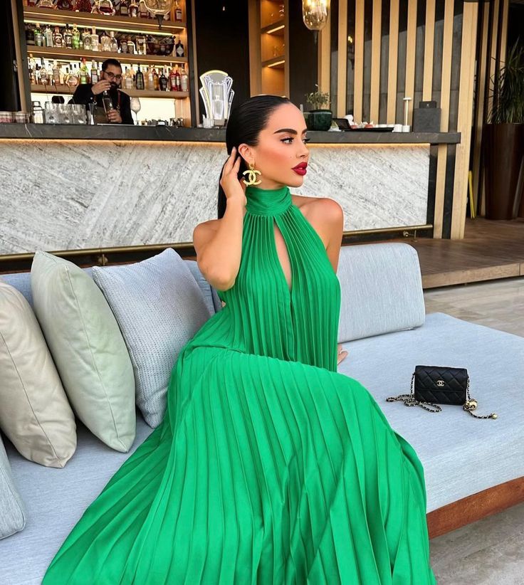 Robe de bal longue en mousseline de soie verte, élégante, coupe trapèze, col haut, tenue d'invitée de mariage d'été formelle, W0256