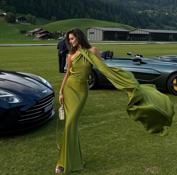 Elegantes Etuikleid mit einer Schulter aus grünem Satin, lange Ballkleider, formelle Sommerkleider für Hochzeitsgäste, Outfit für Hochzeitsgäste, W0260