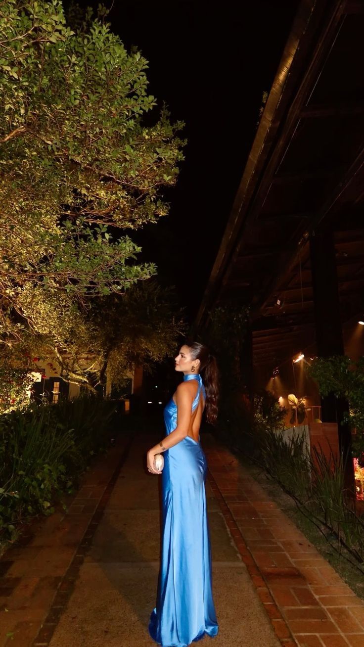Elegantes Etuikleid mit hohem Halsausschnitt und Satin in Blau, langes Ballkleid, rückenfrei, formelles Sommerkleid für Hochzeitsgäste, Outfit für Hochzeitsgäste W0262