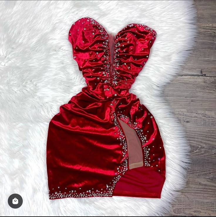 Robe fourreau mignonne en velours rouge, courte, pour 18e anniversaire, tenue Hoco, mini, pour 21e anniversaire, robe de cocktail, W0526