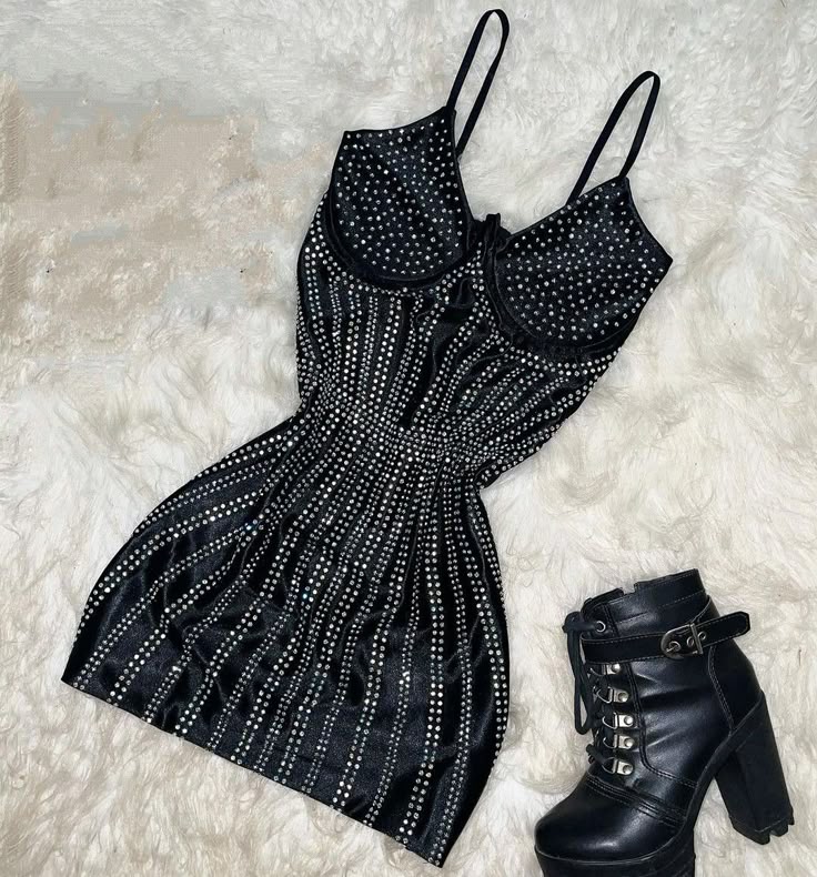 Pretty Sheath Spaghetti Straps Black Silver Beads Summer 16th Birthday Dresses For Teens Hoco Dress Mini 18th Gold Birthday Outfit Cocktail Dresses For Women W0535