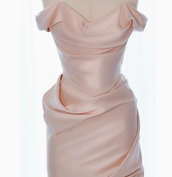 Robe fourreau sexy à épaules dénudées en satin rose, courte, tenue de soirée, robe de cocktail, tenue d'anniversaire, W0725