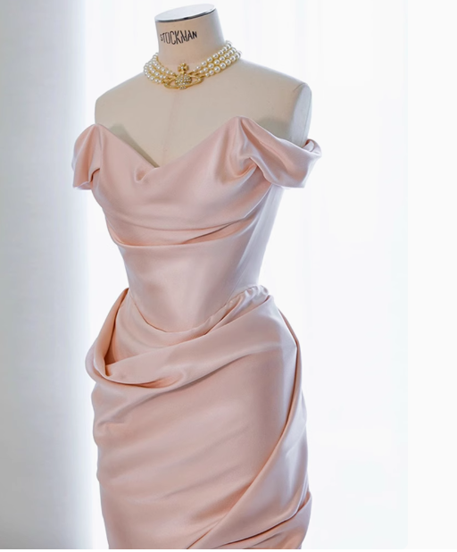 Robe fourreau sexy à épaules dénudées en satin rose, courte, tenue de soirée, robe de cocktail, tenue d'anniversaire, W0725