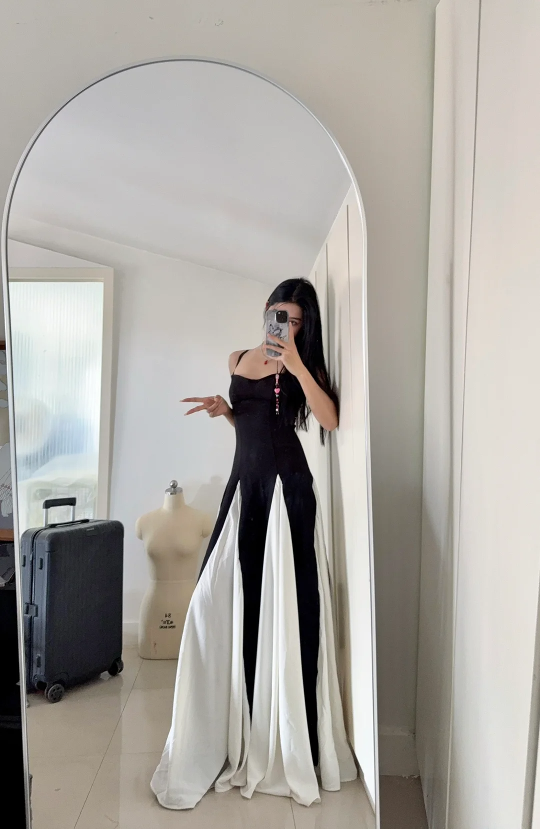 Elegant A Line Spaghetti Straps Black Chiffon Sleeveless Long Evening Party Gowns Evening Formal Dresses Prom Dress W1003