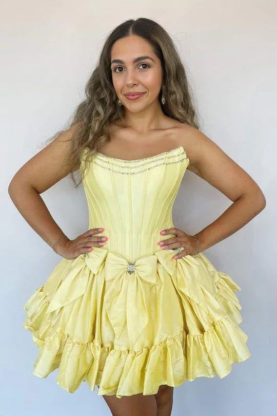 Cute Strapless A-Line Beaded Mini Homecoming Dresses 18th Birthday Dresses Hoco Dress 21st Birthday Outfit Cocktail Dresses W1145