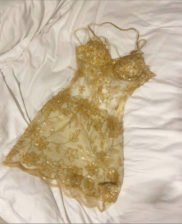 Cute A line Spaghetti Straps Short Gold Sequin Formal 8th Grade Homecoming Dress Summer Middle School Hoco Dresses Birthday Outfits W1150