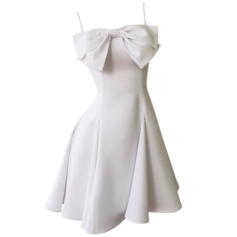 Robe de soirée courte en satin blanc à bretelles spaghetti, coupe trapèze, tendance, tenue d'été pour le collège, tenue d'anniversaire, W920
