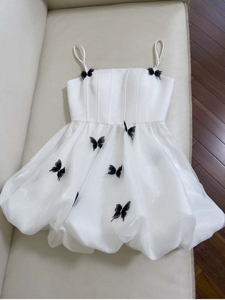 Robe de bal tendance à bretelles spaghetti, blanche, sans manches, courte, formelle, pour le bal de fin d'année, pour le collège, pour l'été, pour les fêtes, pour les anniversaires, W937