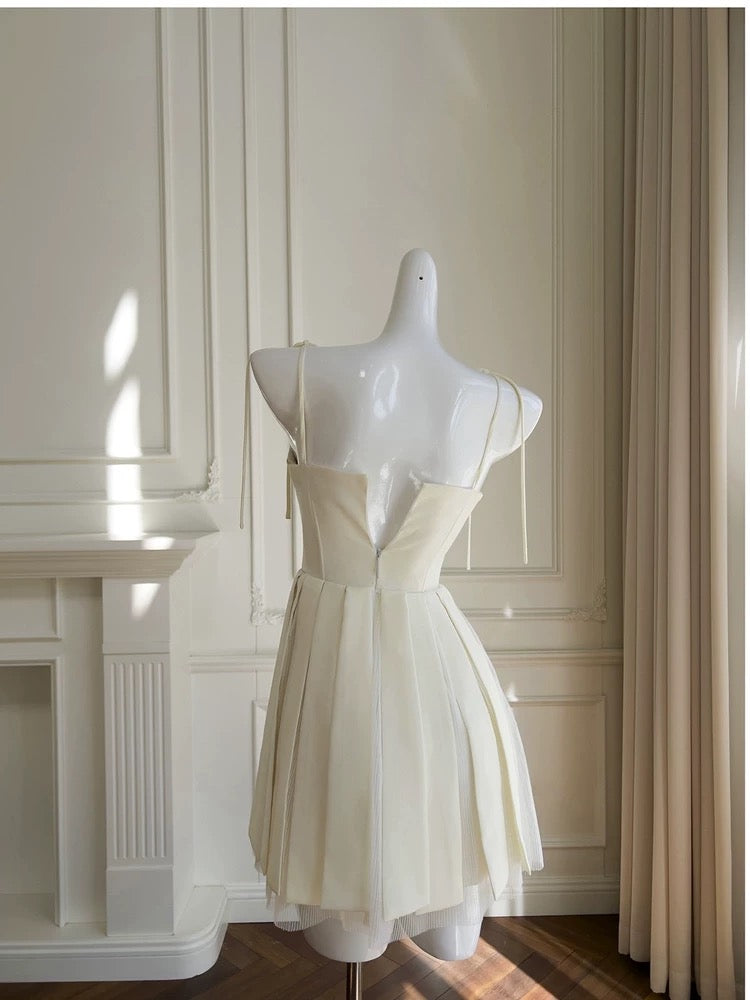Cute A line Spaghetti Straps Yellow Satin Formal Short 8th Grade Homecoming Dress Summer Middle School Hoco Dresses Birthday Outfits W974