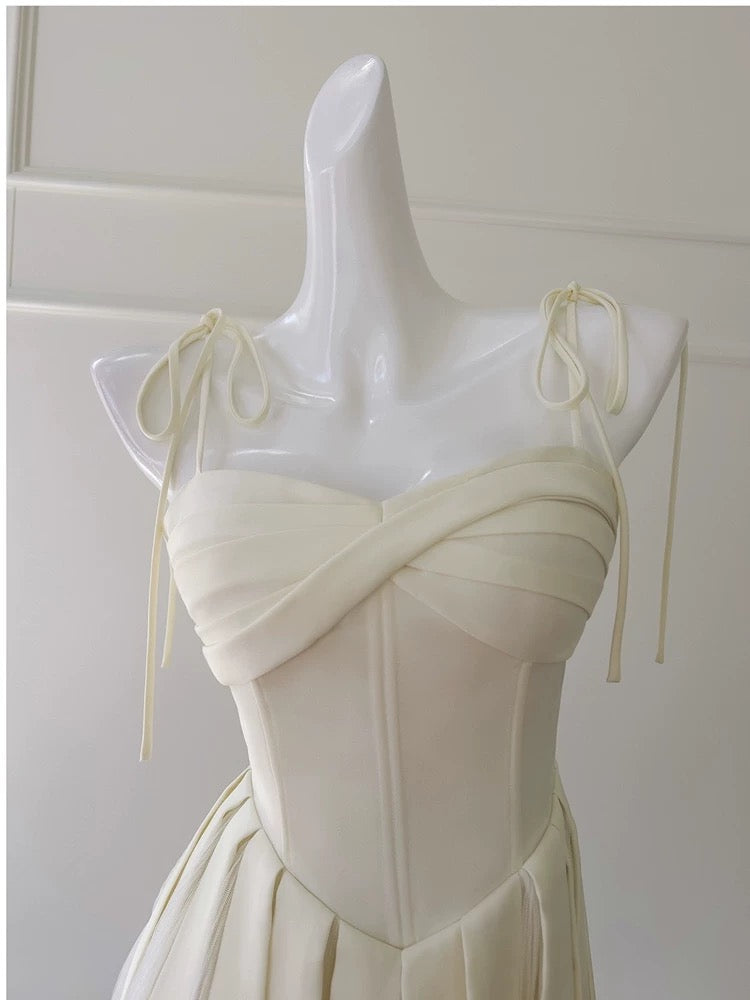 Cute A line Spaghetti Straps Yellow Satin Formal Short 8th Grade Homecoming Dress Summer Middle School Hoco Dresses Birthday Outfits W974