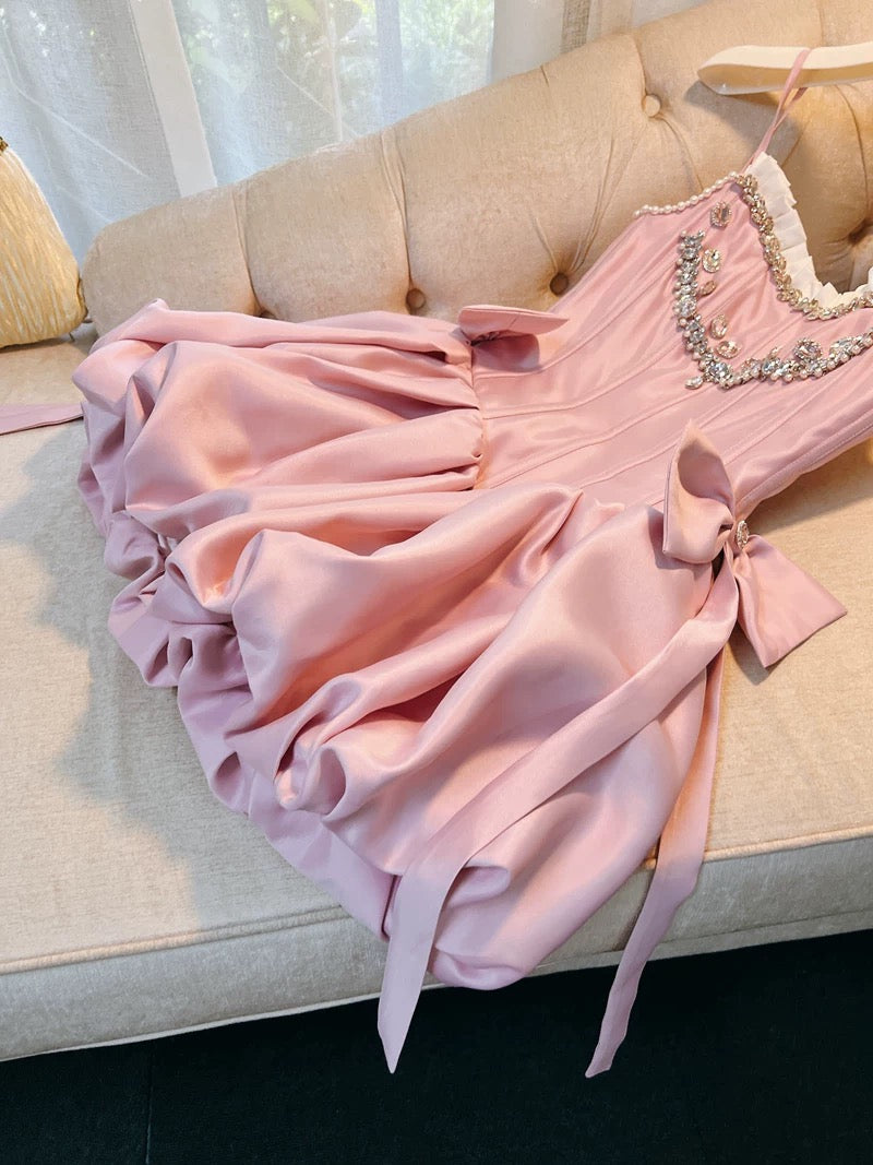 Robe de bal tendance à bretelles spaghetti en satin rose sans manches, robe courte de soirée formelle pour le collège, robe de cocktail d'été, tenue d'anniversaire W986