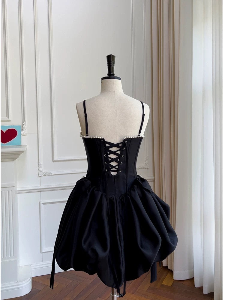 Elegantes A-Linie Spaghettiträger Kleines Schwarzes Satin Ärmellos Formal Kurz Homecoming Kleid für die 8. Klasse Sommer Mittelschule Hoco Kleider Cocktailkleid Geburtstags-Outfits W990