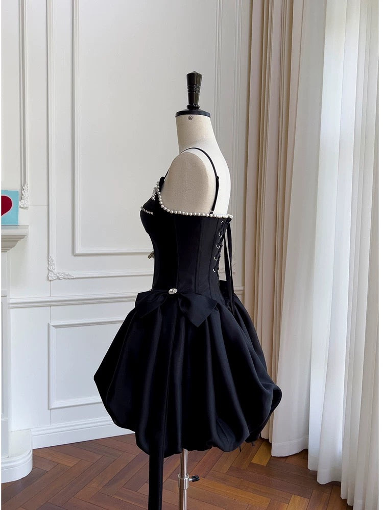 Elegantes A-Linie Spaghettiträger Kleines Schwarzes Satin Ärmellos Formal Kurz Homecoming Kleid für die 8. Klasse Sommer Mittelschule Hoco Kleider Cocktailkleid Geburtstags-Outfits W990